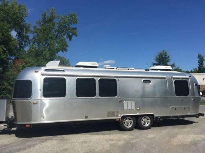 Used 2020 Airstream Classic 30RBT