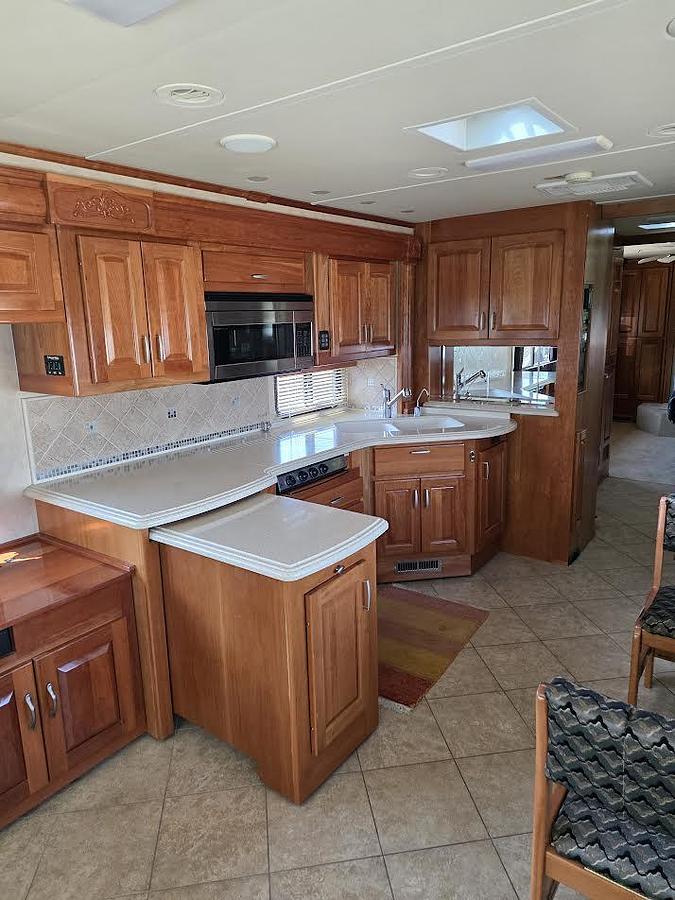 Used 2009 Holiday Rambler Scepter 42PDQ Class A Motorhome