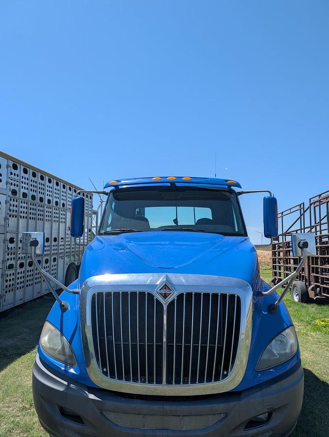 Used 2010 International Prostar Day Cab Semi Truck