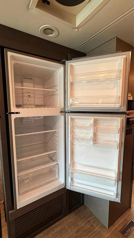 Used 2022 Thor Motor Coach Miramar 34.6