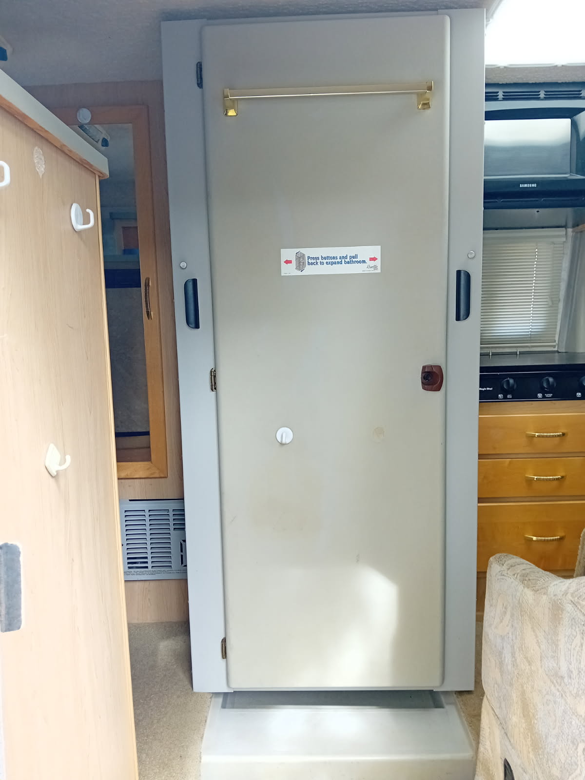 Used 2005 Winnebago Rialta