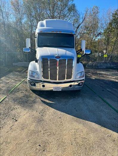 Used 2022 Peterbilt 579