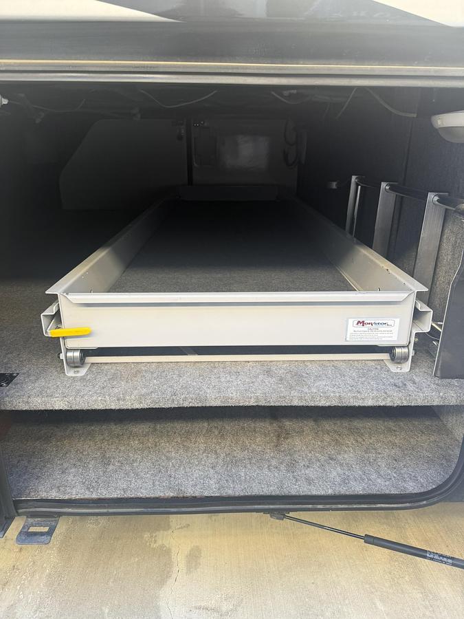 Used 2010 Winnebago Tour 40BD Class A Motorhome