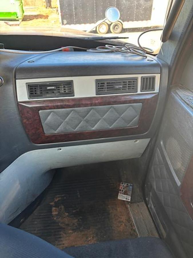 Used 2015 Freightliner 122SD