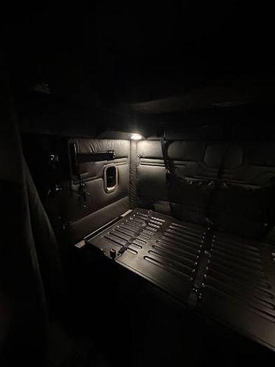 Used 2018 Freightliner Cascadia 125