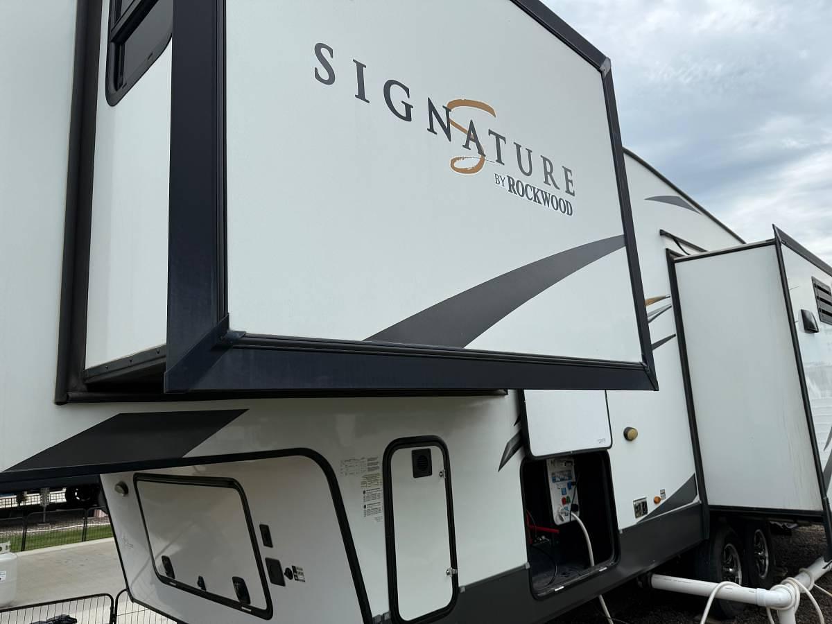 Used 2019 Forest River Rockwood Signature Ultra Lite 8299BS Fifth Wheel