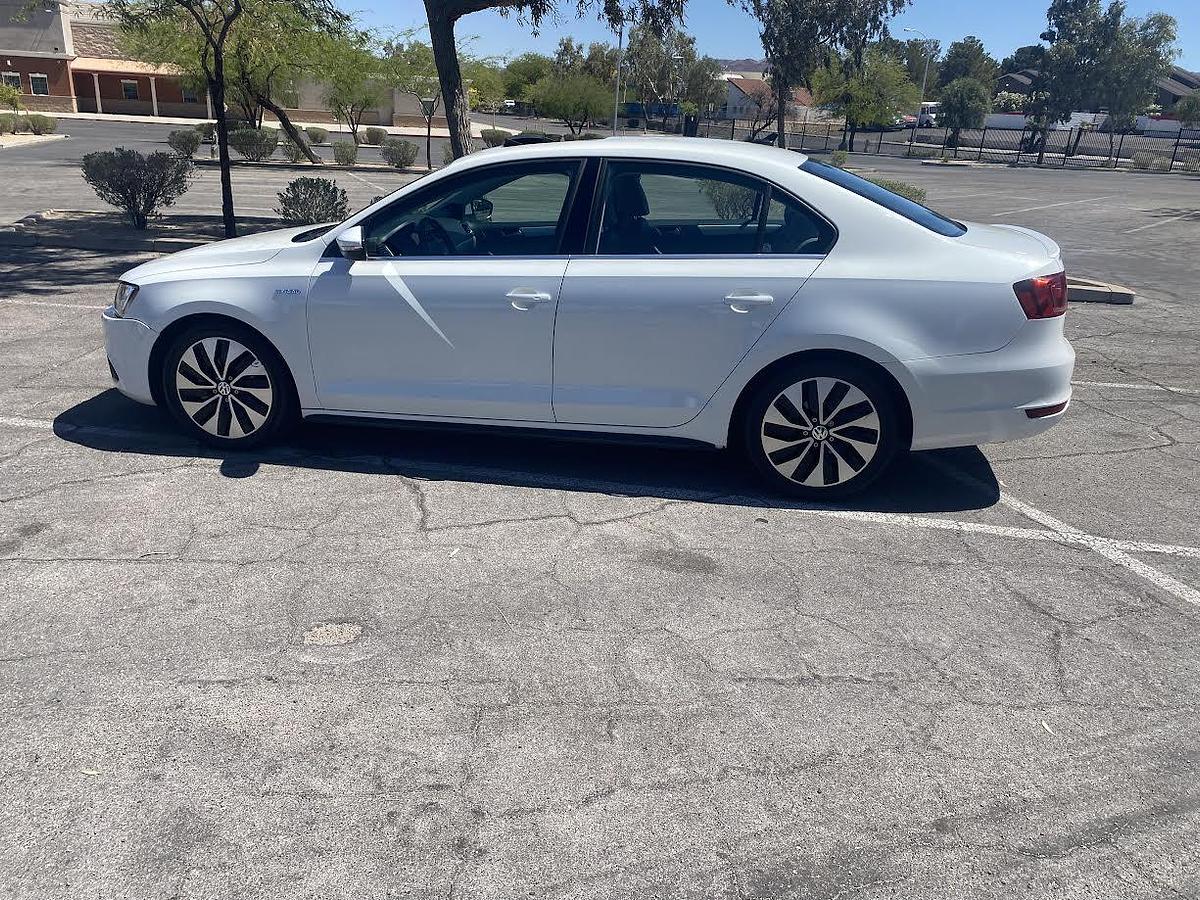 Used 2013 Volkswagen Jetta Hybrid SEL Premium