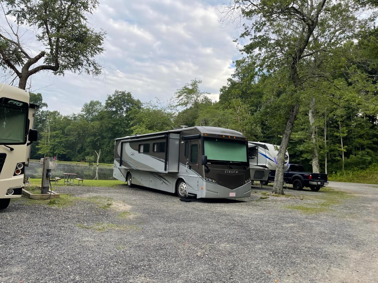 Used 2014 Itasca Solei 38R | Bath & Half | Cummins Diesel | Bunk Beds | Washer & Dryer | Full-Time Ready