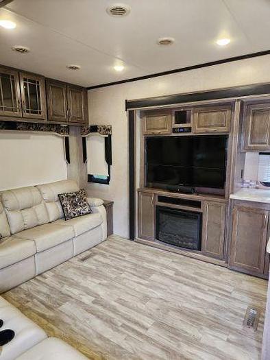 Used 2017 KZ Durango Gold G384RLT