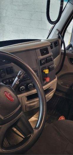 Used 2021 Peterbilt 579