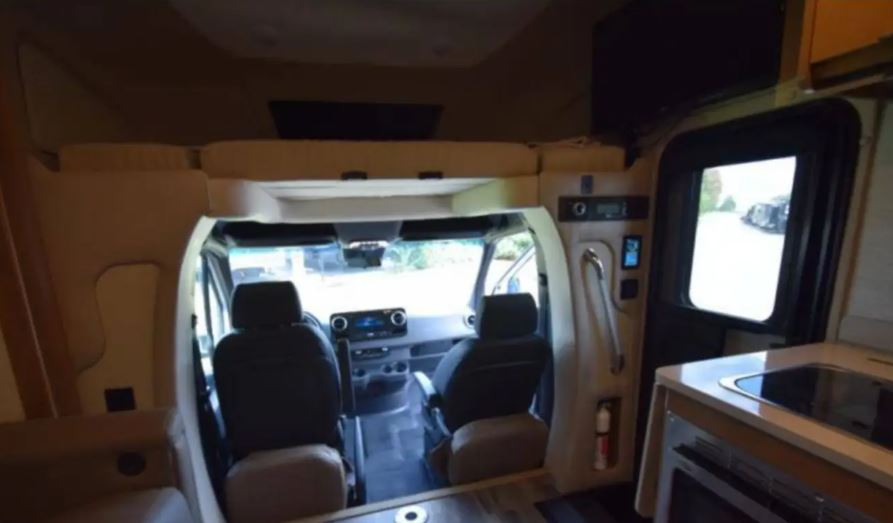 Used 2020 Tiffin Wayfarer 24TW