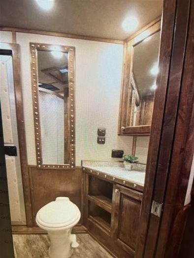 Used 2020 Twister 4 Horse with Outlaw Interior