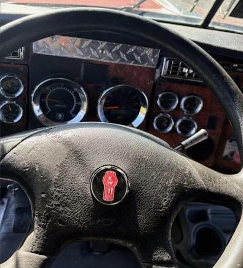 Used 2005 Kenworth T800
