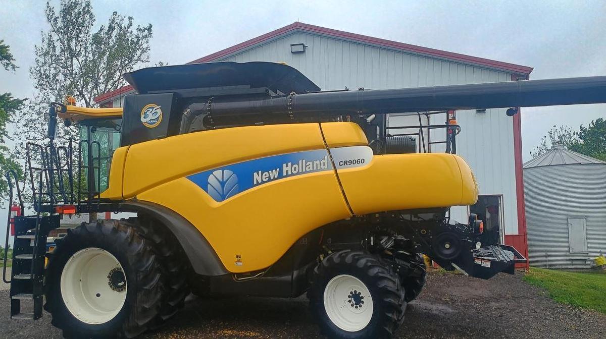 Used 2010 NEW HOLLAND CR9060