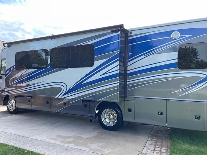 Used 2022 Holiday Rambler Vacationer 33C