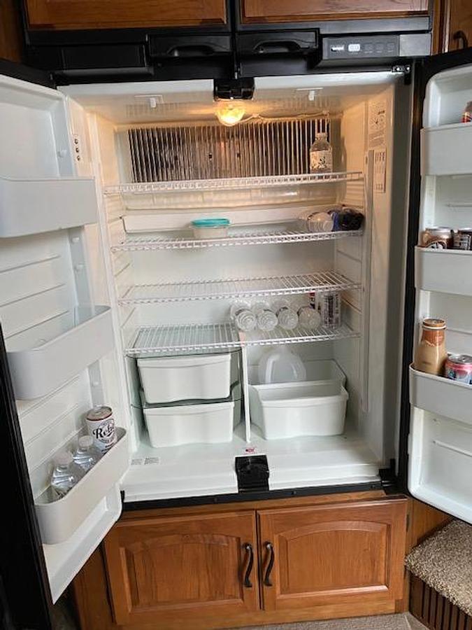 Used 2012 Keystone Montana Hickory Edition 33582RL Fifth Wheel