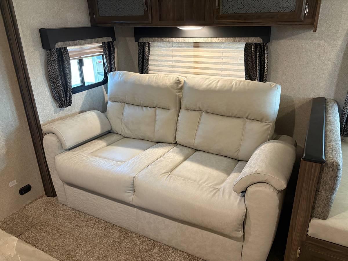 Used 2018 Coachmen Apex Travel Trailer