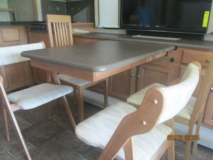 Used 2013 Winnebago Vista 30T