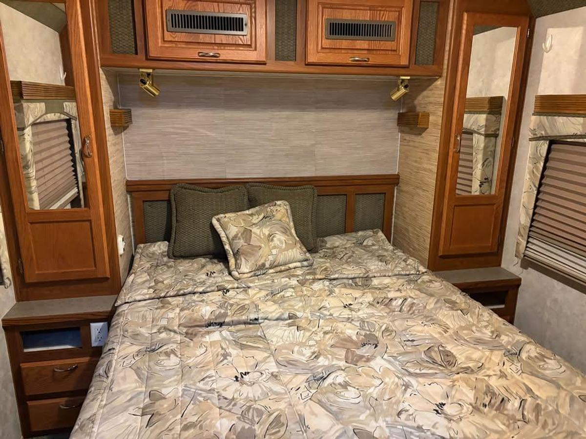 Used 2004 Bigfoot 30MH29SL Class C Motorhome