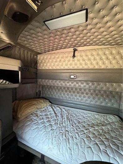 Used 2013 KENWORTH T660