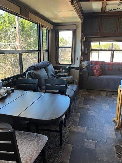 Used 2017 Heartland Bighorn 3160 Elite