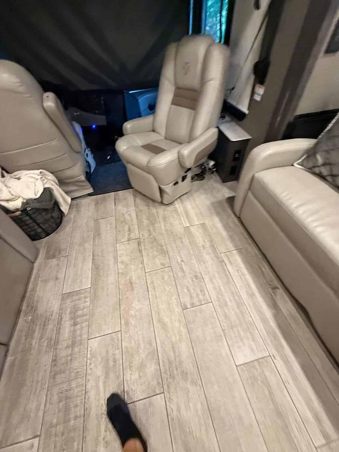 Used 2022 Thor Motorcoach Venetian F42