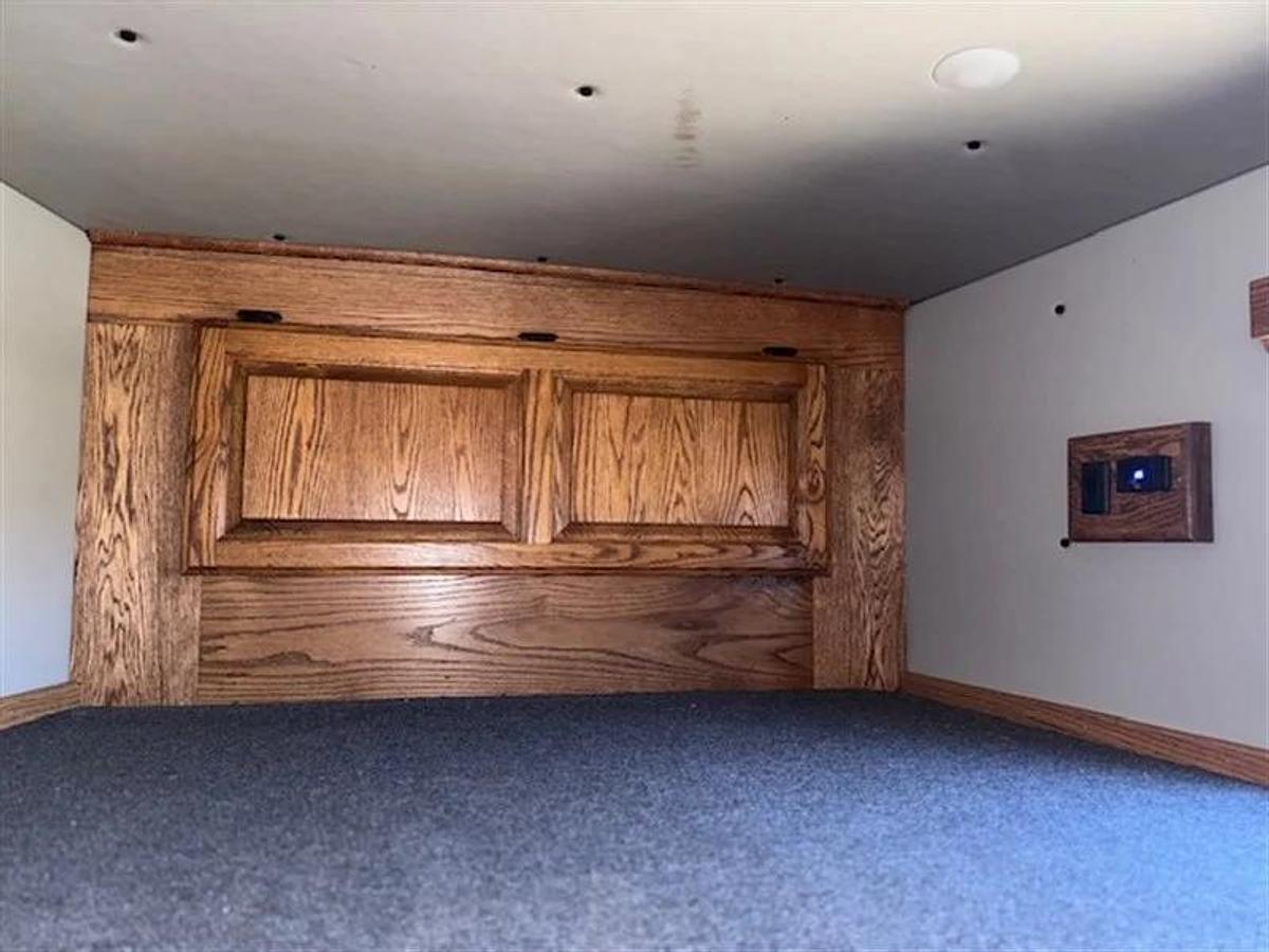 Used 2002 Sooner Revolution 4 Horse