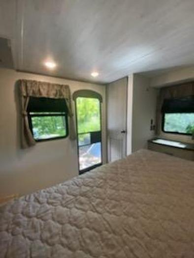 Used 2021 Keystone Residence 401LOFT