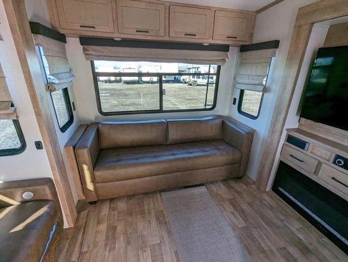 Used 2022 Keystone Arcadia 3660RL