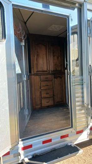 Used 2008 Dream Coach 3 Horse