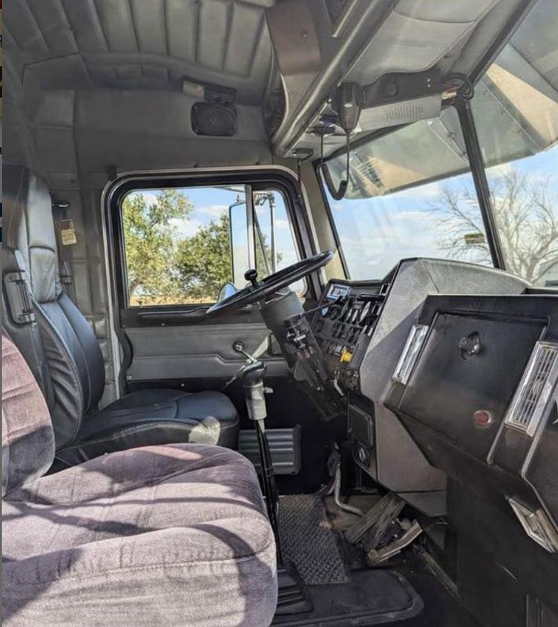 Used 1997 Peterbilt 379 Sleeper Semi Truck