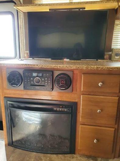 Used 2018 Coachmen Leprechaun 319MB