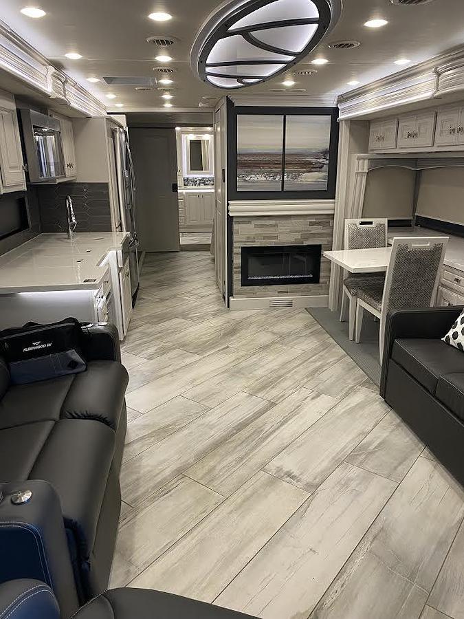 Used 2022 Fleetwood Discovery LXE 40M Class A Motorhome
