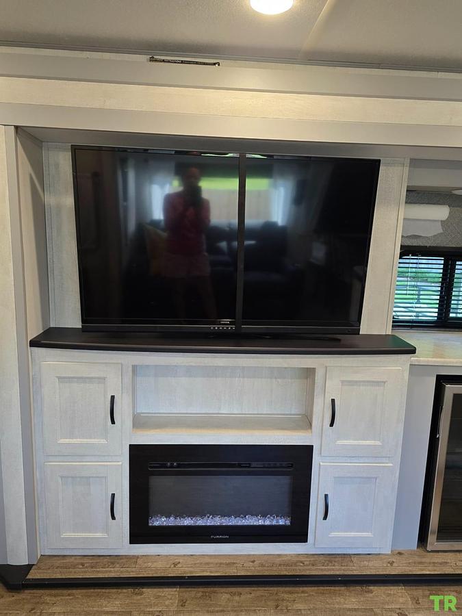 Used 2023 Forest River Vibe 34XL Travel Trailer – Used Only 3 Times – Excellent Condition – Many Extras