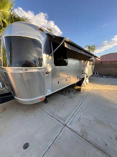 Used 2019 Airstream Flying Cloud M-27FB Twin
