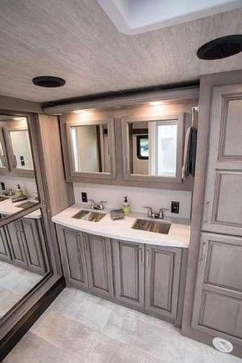 Used 2022 Keystone Montana 3931FB