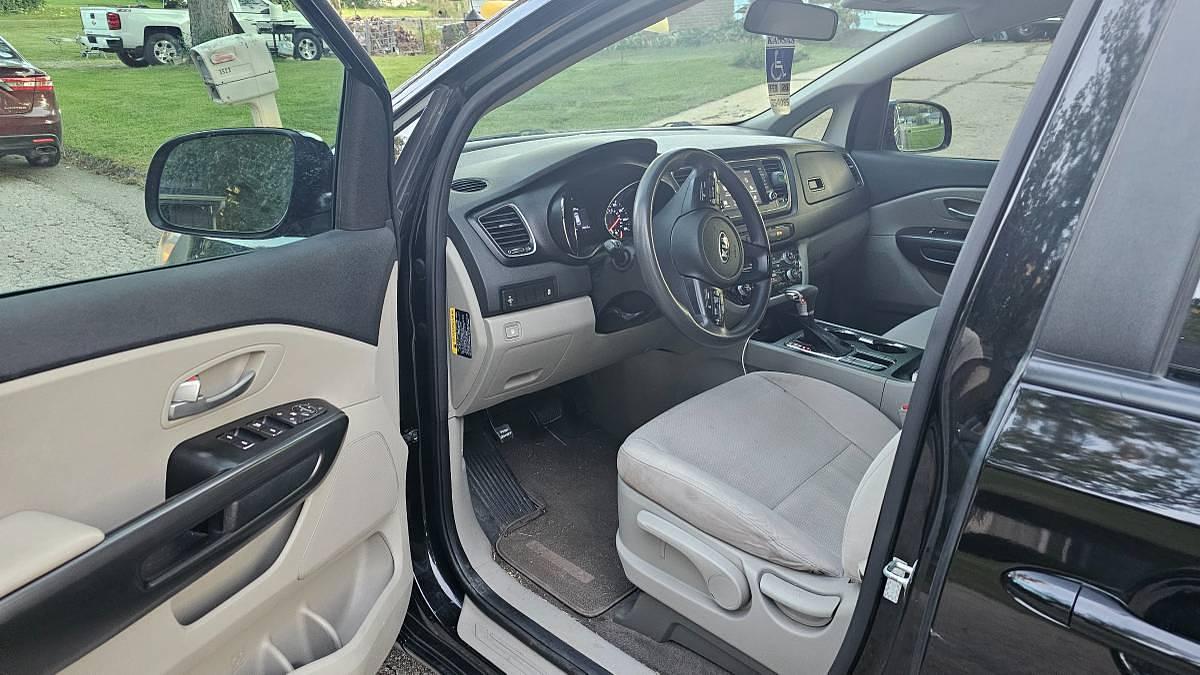 Used 2019 Kia Sedona Minivan