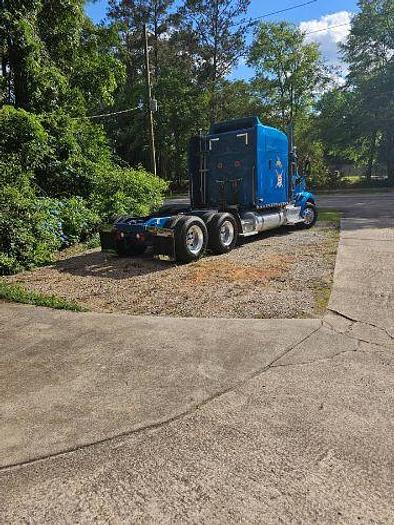 Used 2017 Peterbilt 579 Sleeper