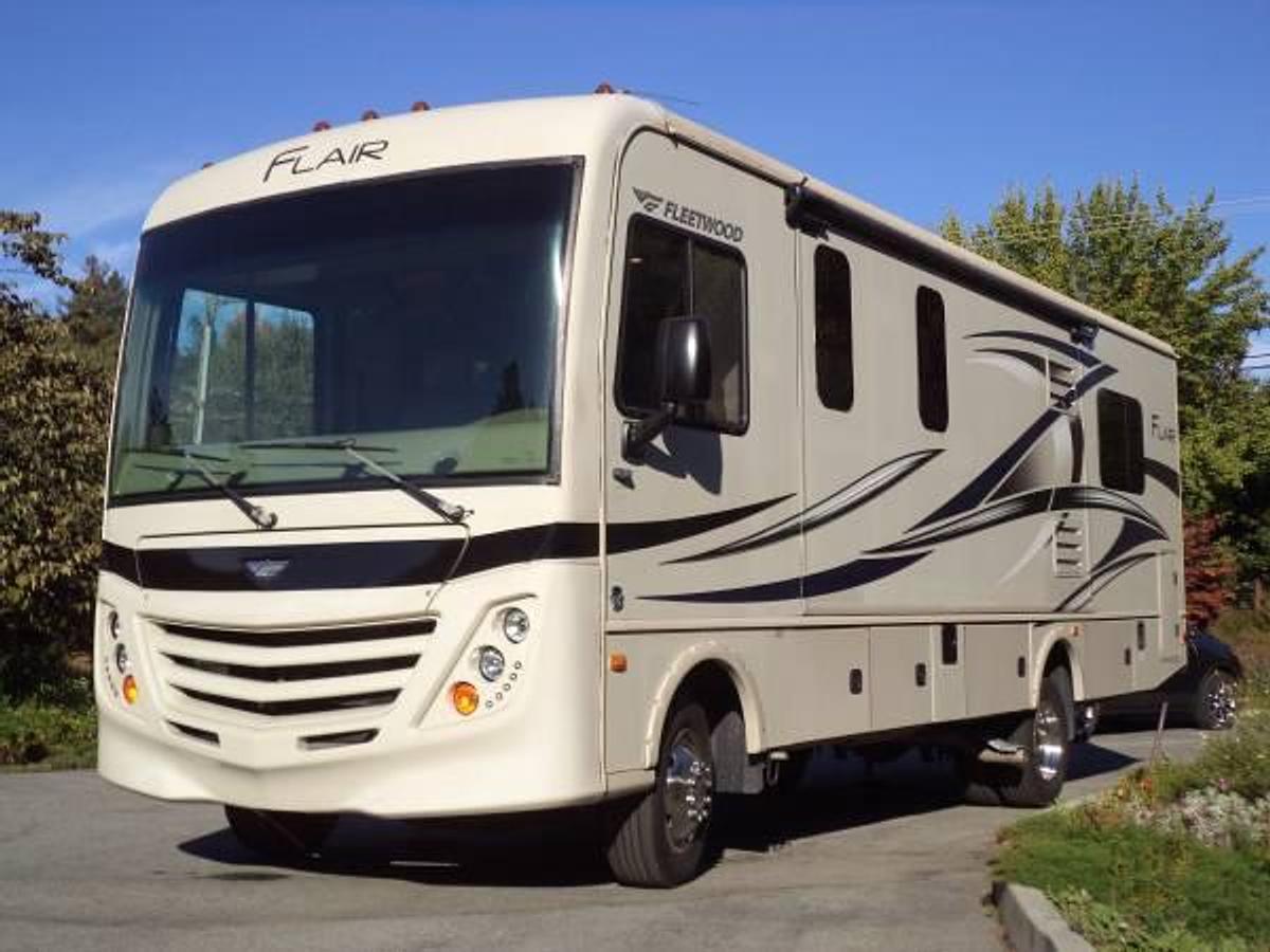 Used 2017 Fleetwood Flair 29T