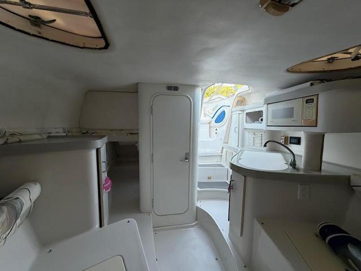 Used 1997 Chris Craft 26 Crowne