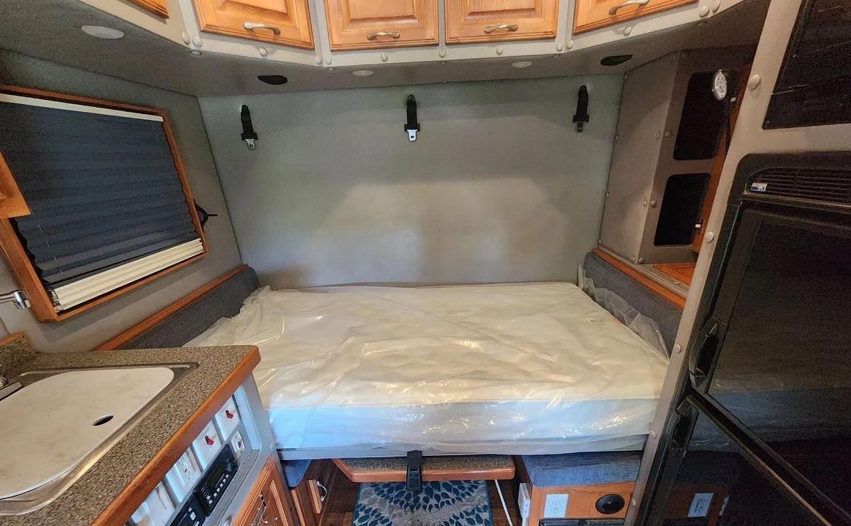 Used 2016 Volvo VNL64T860