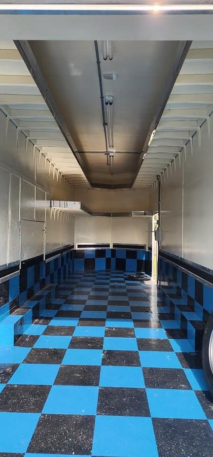 Used 2007 Newmar Dutch Star 4320 and Stacker Trailer