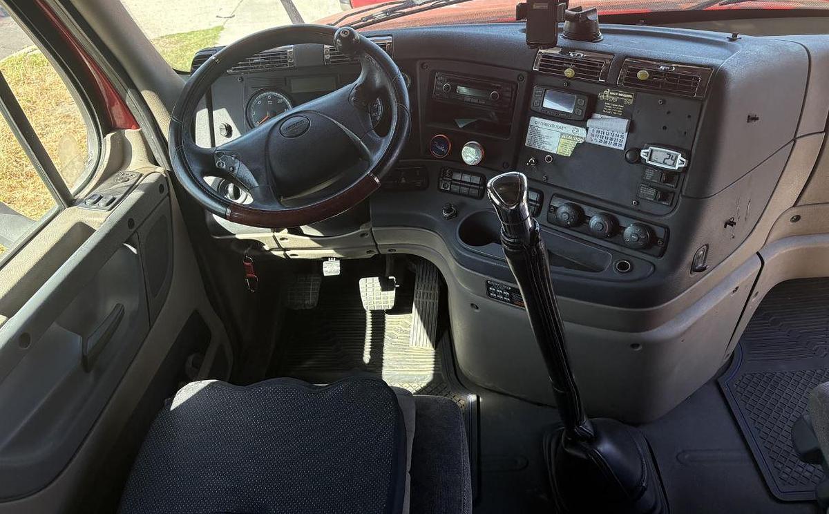 Used 2015 FREIGHTLINER CASCADIA 125