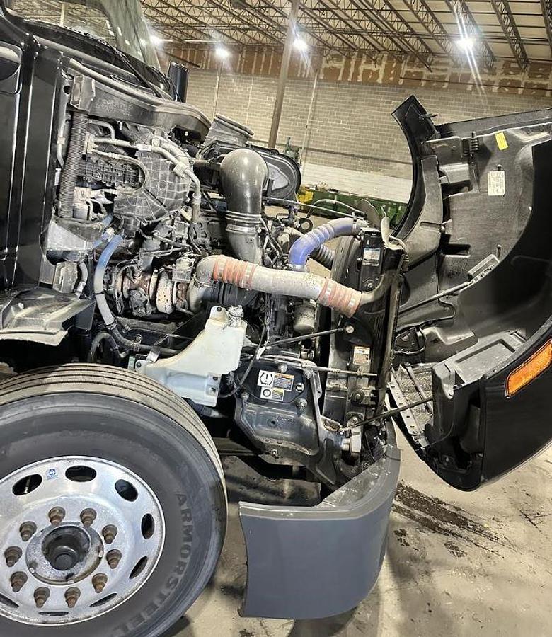 Used 2023 PETERBILT 579