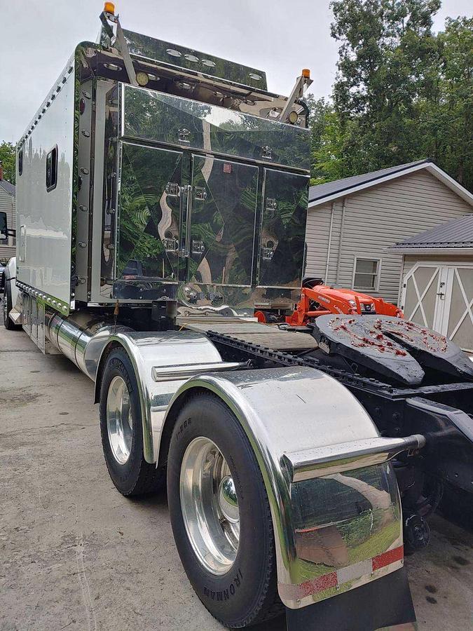 Used 2019 Kenworth T880 with 2013 Doonan Specialized Drop Deck Trailer