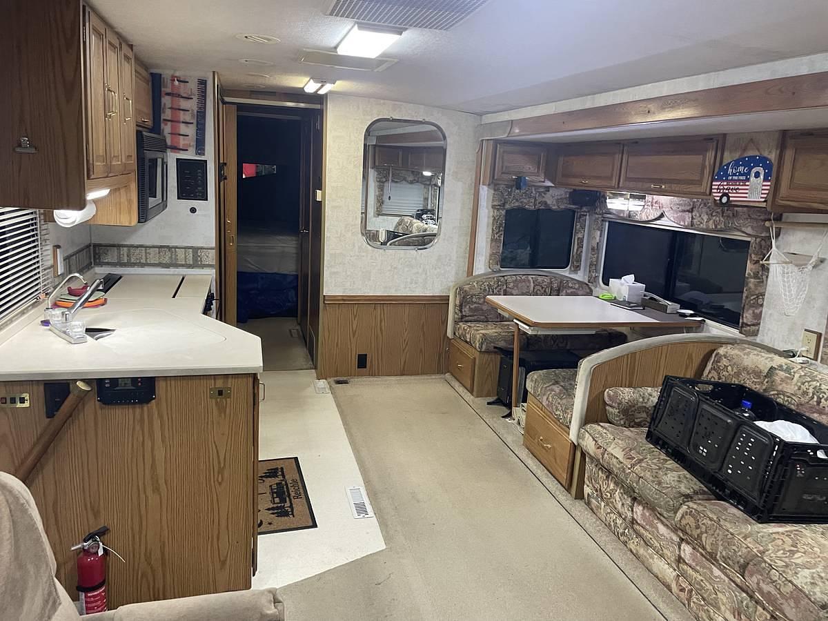 Used 1999 Itasca Suncruiser Class A Motorhome