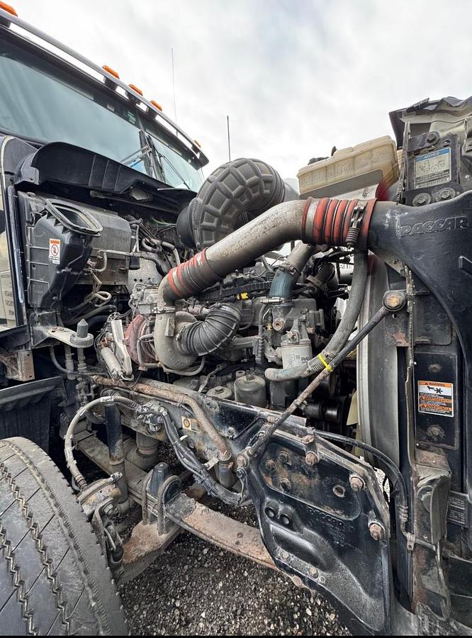 Used 2012 Kenworth T660 Sleeper Semi Truck