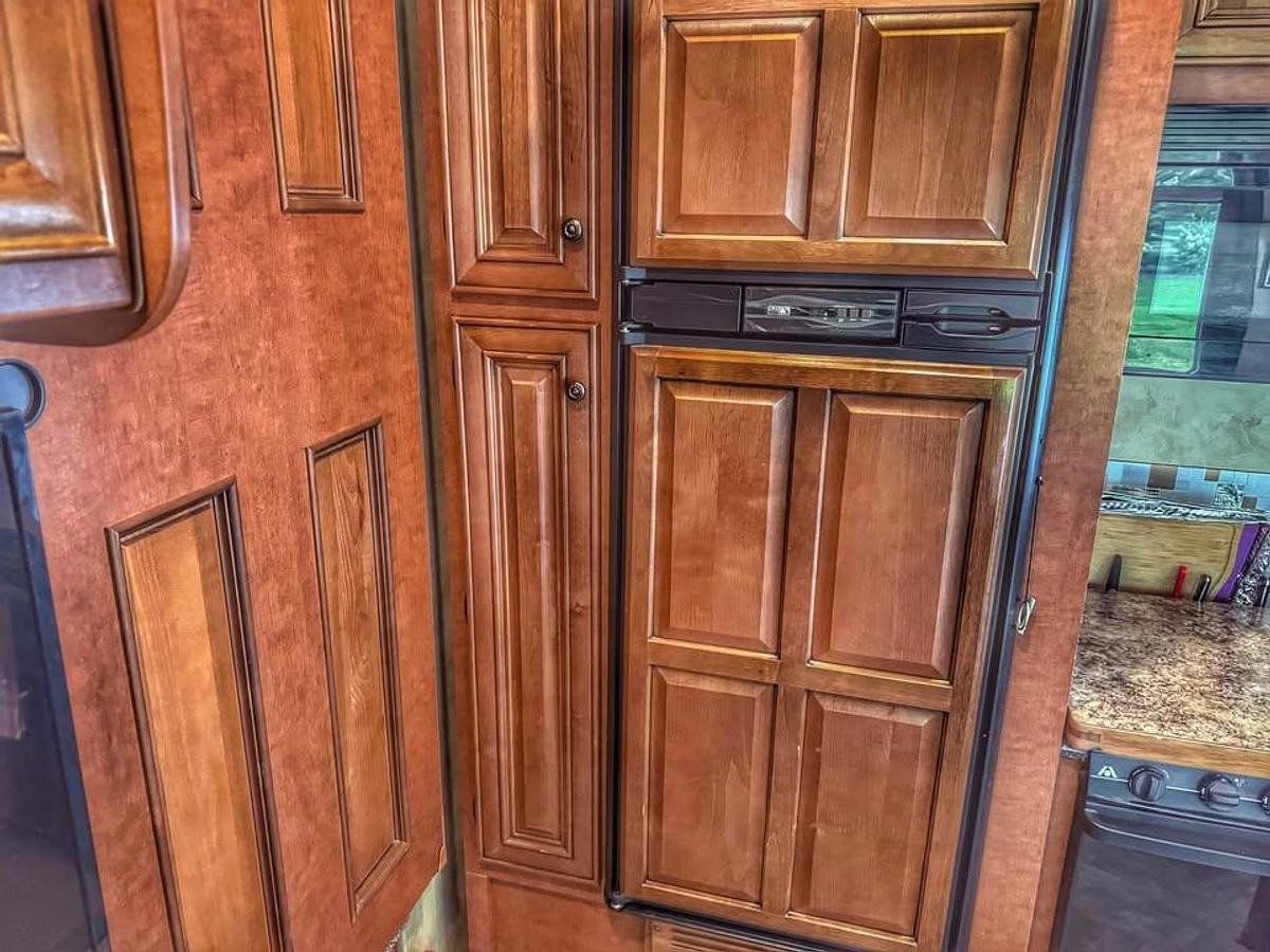 Used 2015 Northwood Arctic Fox Silver Fox 29-5T