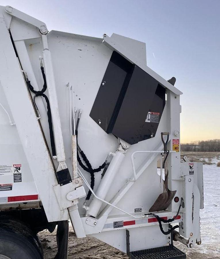 Used 2021 PETERBILT 337