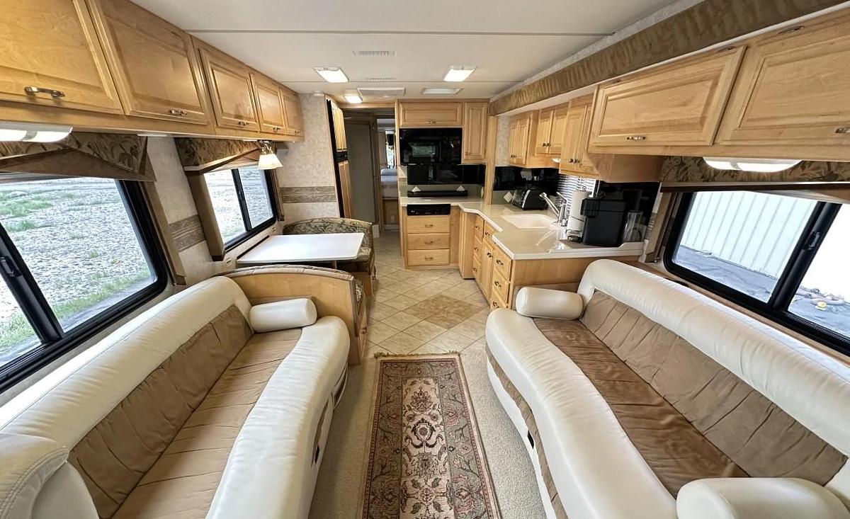 Used 2003 Fleetwood Revolution 40C